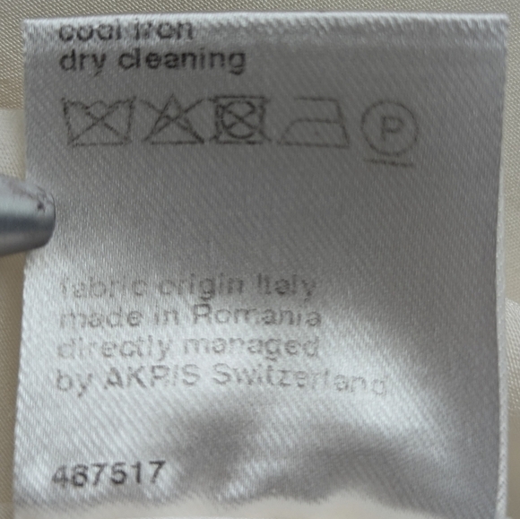 Akris Punto 100% Mulberry Silk Blouse Top Ivory Cream Tie Neck Size Medium - Picture 11 of 11